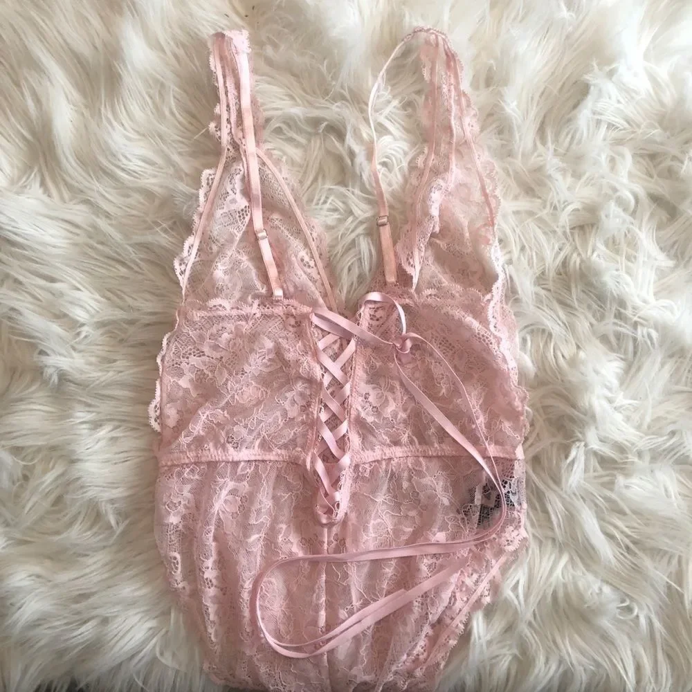 NWOT ASOS Lace bodysuit With Lace Up Back size 6